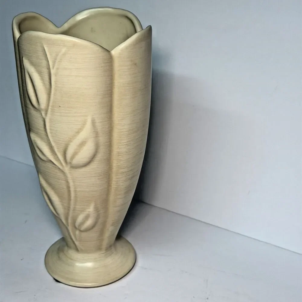 Beautiful Haeger Pottery Vase Large 10.5" Leaf Vine Decor Neutral Contemporary - Picture 5 of 10